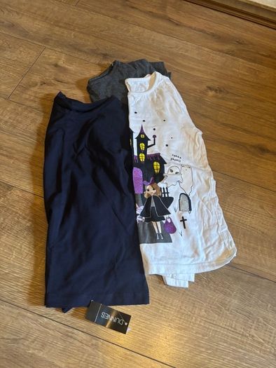 Bundle of aged 8-9 girls clothes