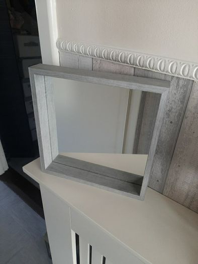 Grey mirror.....