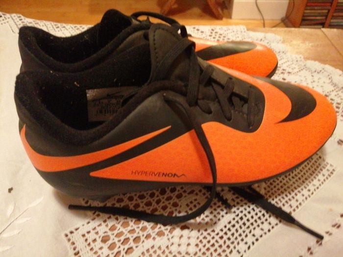 football boots size 2