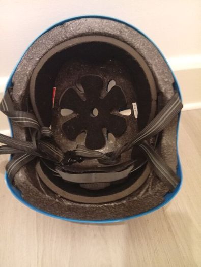 Quality Universal Helmet M-Size 2months old
