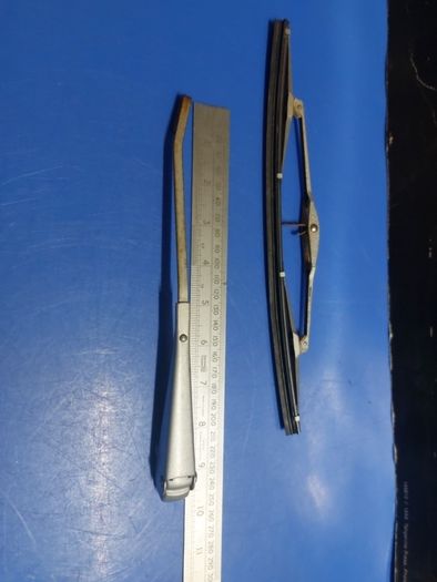 VW Beetle wiper arm and head