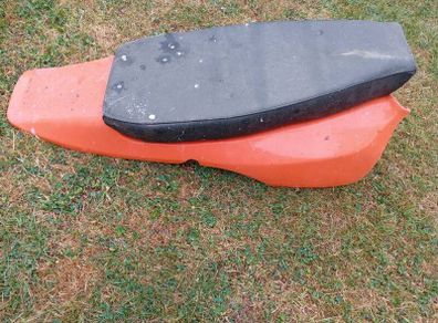 motorcycle seat unit/ fuel tank