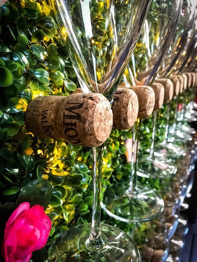 Prosecco/champagne wall