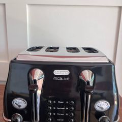 DeLonghi Micalite 4-Slice Toaster - Black