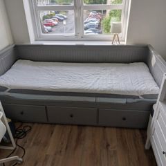 HEMNES Day-bed w 3 drawers/2 mattresses