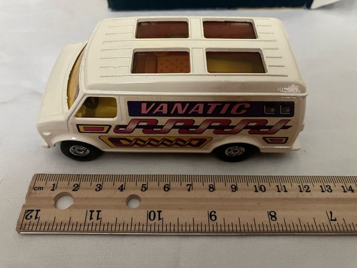 Corgi 431. Vanatic U.S. Custom van. MIB