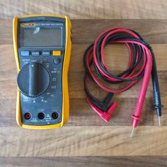 Fluke 117 Multimeter
