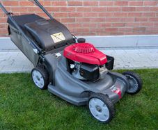 Honda HRX537 HYE Self-Propelled Lawnmower