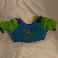 Zoggs inflatable vest 2-3 year old