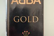 Limited edition signature version. Abba - Gold. Greatest Hits collection with nineteen tracks. Plays great. In gold etched case with signatures. Please read description.