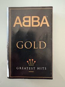 Limited edition signature version. Abba - Gold. Greatest Hits collection with nineteen tracks. Plays great. In gold etched case with signatures. Please read description.