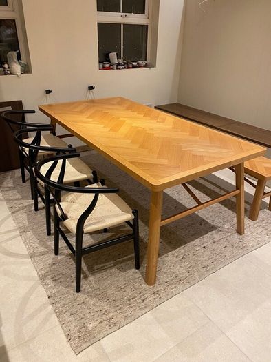 Dining room table, chairs and bench