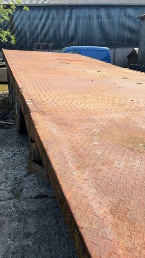 Bale trailer