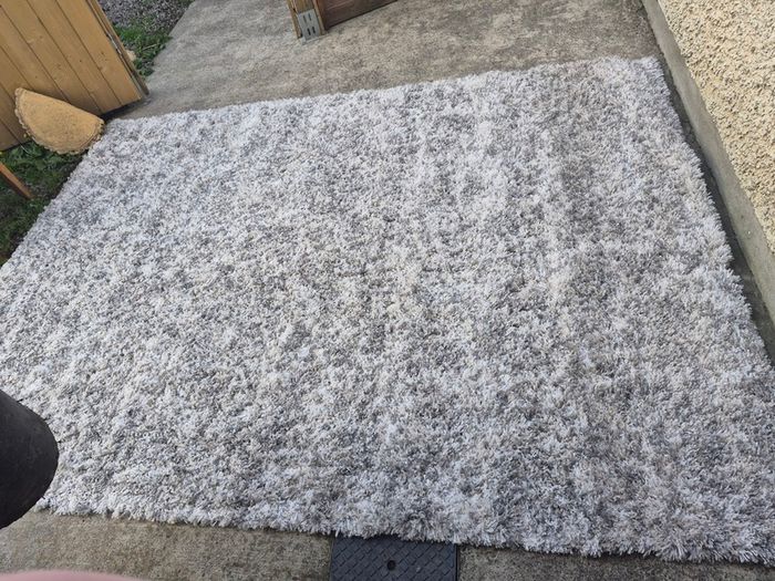 Kukoon large shaggy rug
