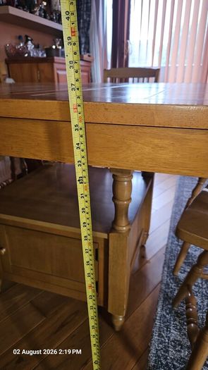 Solid oak extendable table