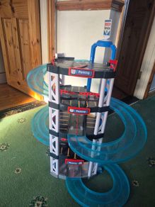 Toy car garage