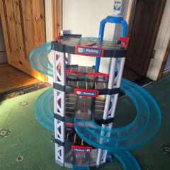 Toy car garage