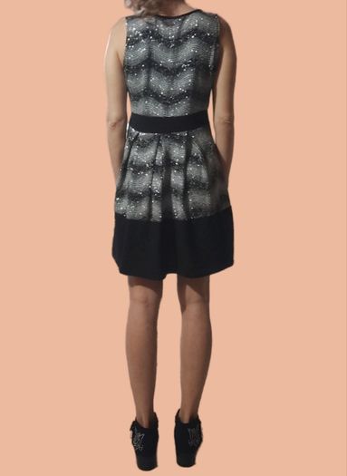 Chic Black & White Sleeveless Dress UK 14