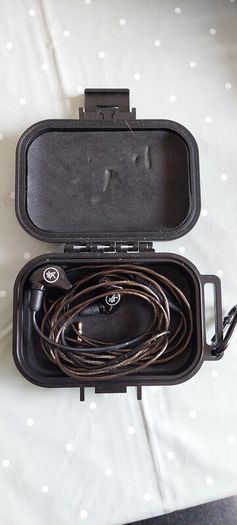 Mackie MP-220 in ear monitors