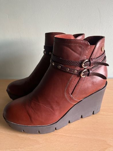 Brown Leather Ankle Boots With Wedge Size 40 (uk 7).  Spanish Brand Xti Quality Soft Leather Boots & Excellent Condition