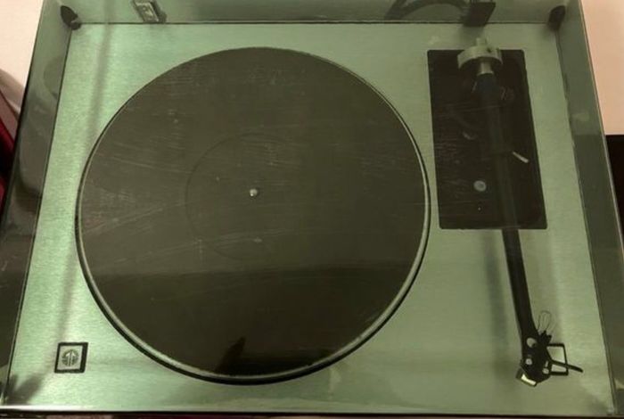 STD 305M  |  Suspended Sub-Chassis Belt-Drive Turntable