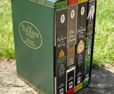 JRR Tolkien The Hobbit & Lord of the Rings Ted Smart Boxed Set
