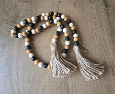 Wooden beaded garland - brown