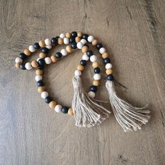Wooden beaded garland - brown