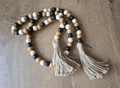 Wooden beaded garland - brown