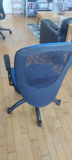 Desk chair