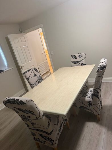 table entirely in marble