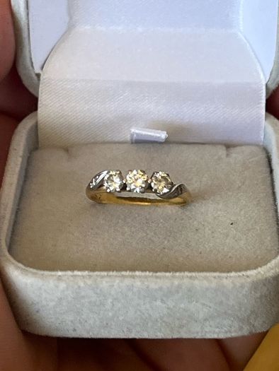 18k Engagement ring