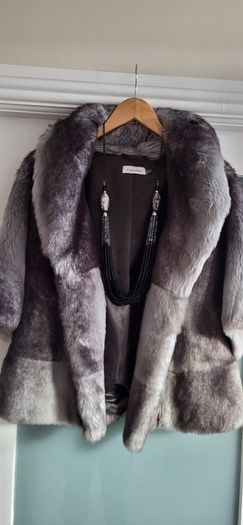 CALVIN KLEIN grey and black faux fur jacket - Sz M (Fit 10-14UK) - Bnwt Rrp 295 USD