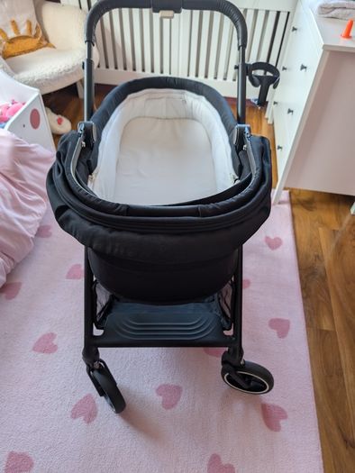 Cybex Balios pushchair bundle with Cloud T car seat.