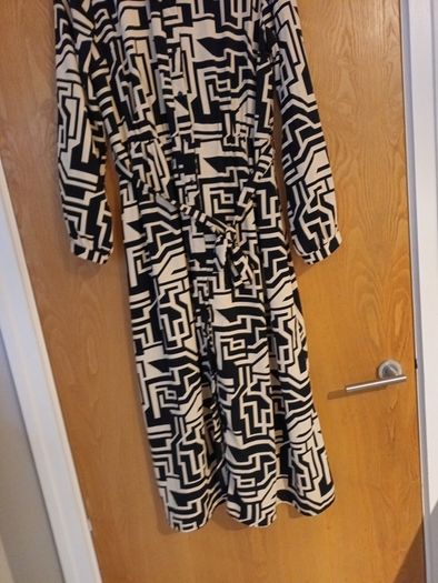 Akoz De Joi Dress  S - X- Large  S - 14..NEW.