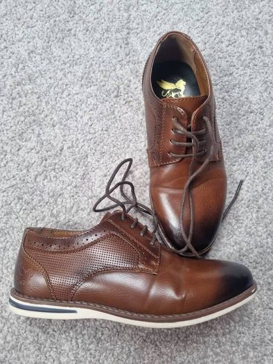 Boy's formal shoes