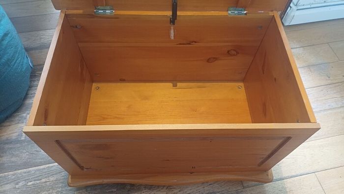 Storage chest