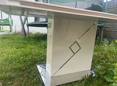 free to take dining table