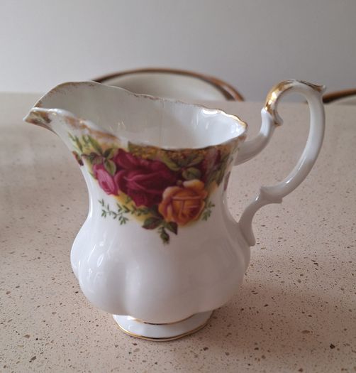 Royal Albert Old Country Rose