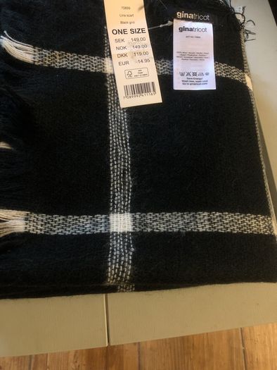 Scarf Black & White