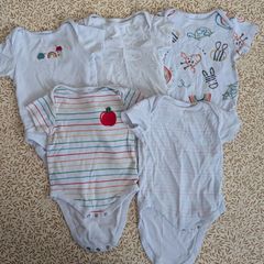 Baby clothes 6-9 months