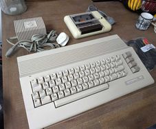 Commodore 64 - C64C Bundle - #400