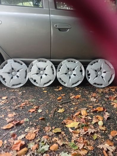 Toyota Yaris Mk1 genuine wheel trims
