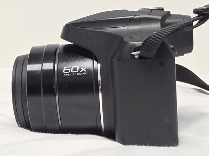Panasonic Lumix DC-FZ82 4K Camera 60x Zoom Boxed