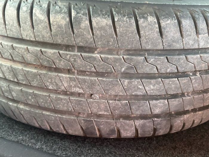 4 genuine good Volkswagen wheels and decent tyres