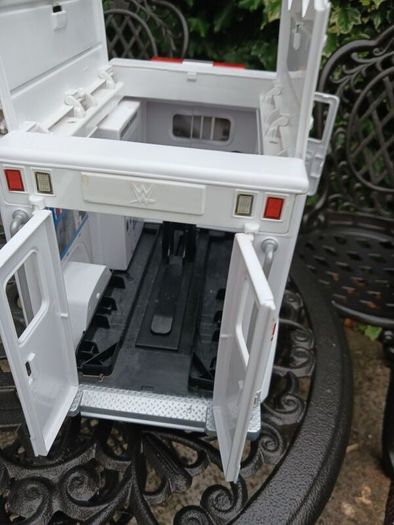 WWE Wrekkin' Slambulance Breakaway Vehicle WWF