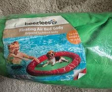 Floating air bed for dog