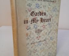 Garden in My Heart: Poems Flowers of Faith and Friendship by James J. Metcalfe (HQ705)