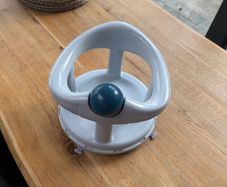 Baby Bath Seat with Suction Cups | White & Blue