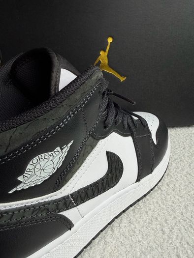 Nike Air Jordan 1 Mid SE GS Black White EU 38.5 UK 5.5 Panda Style Brand New